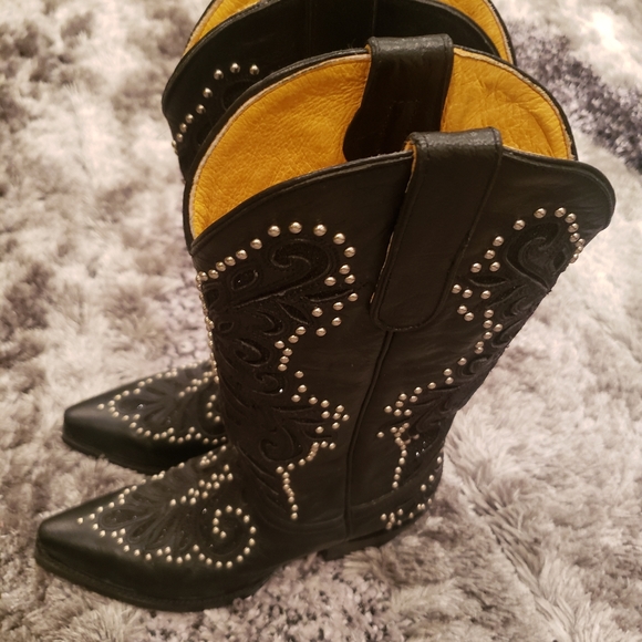 Old Gringo Black Heeled Boots with Silver Accents - Picture 5 of 12